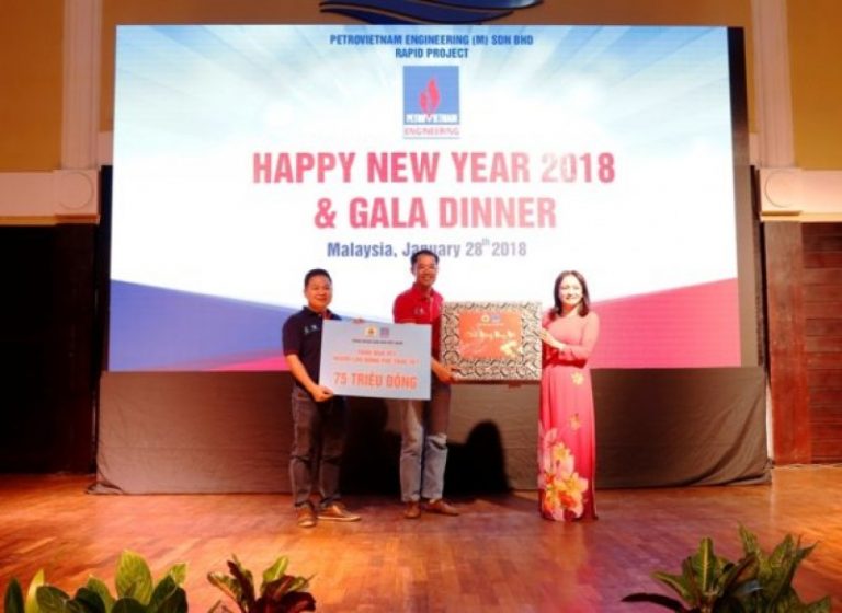 Chủ tịch Công đoàn Dầu khí Việt Nam: Trao quà tết cho người lao động PVE trên công trường RAPID