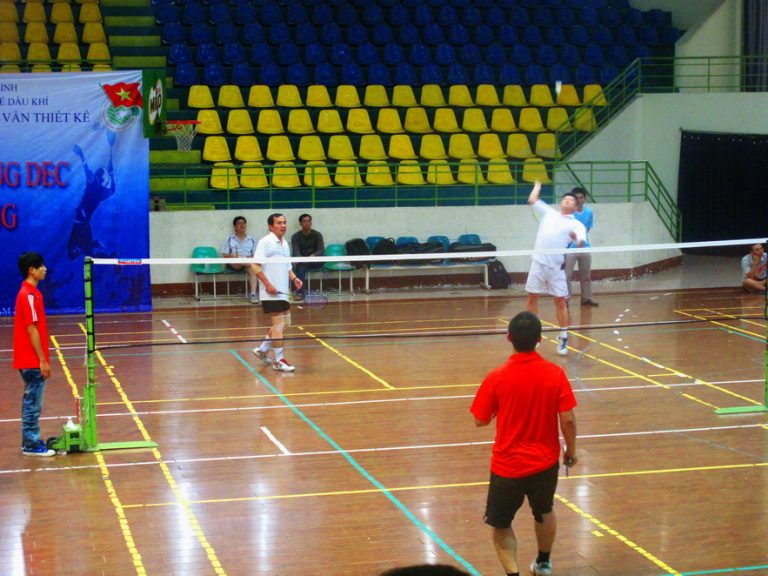 Tưng bừng giải Cầu lông DEC 2012