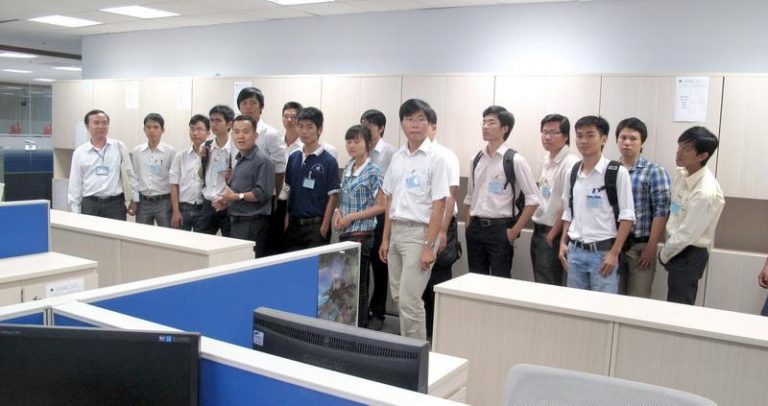 SV ĐH BK TP HCM tham quan TCT