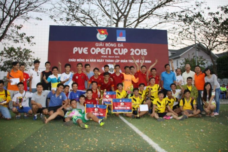 PVE vô địch cúp bóng đá mở rộng 2015 trong tháng Thanh Niên